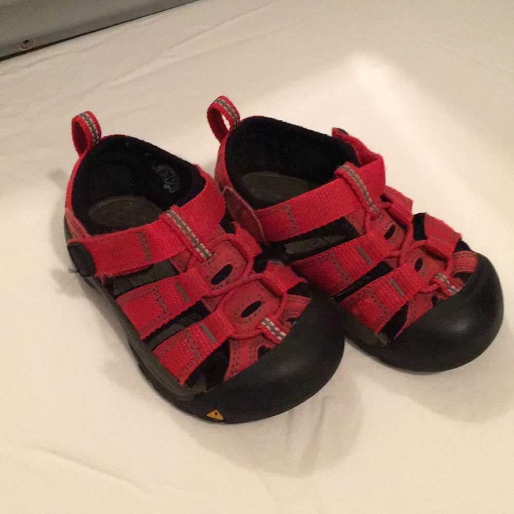 Red Keens only worn a few times